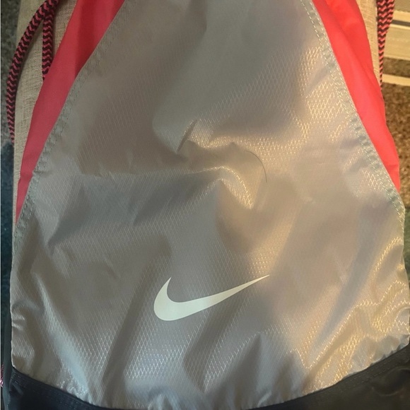 NWOT Nike Drawstring Backpack - Picture 5 of 6